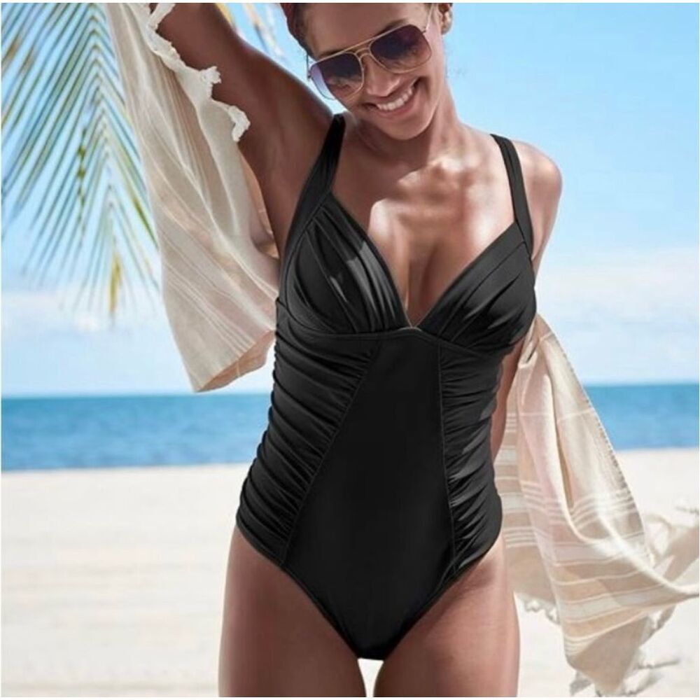 ✨VENUS Ruched One Piece Black Sz 8 Swimsuit✨
